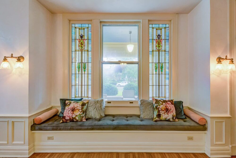 The Lady's Drawing Room window seat at one of the most romantic Vicksburg Hotels, Oak Hall.